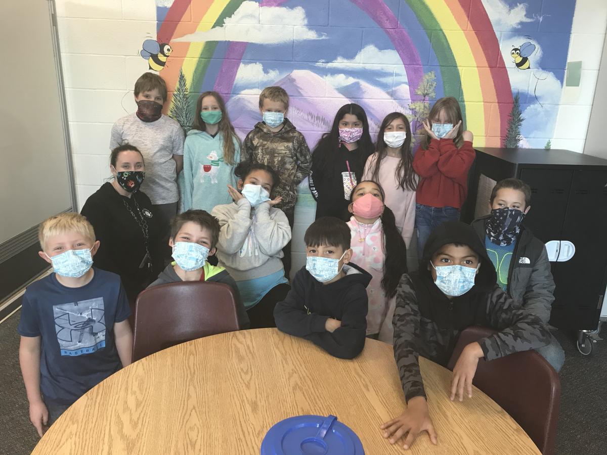 Group of children that sponsor 