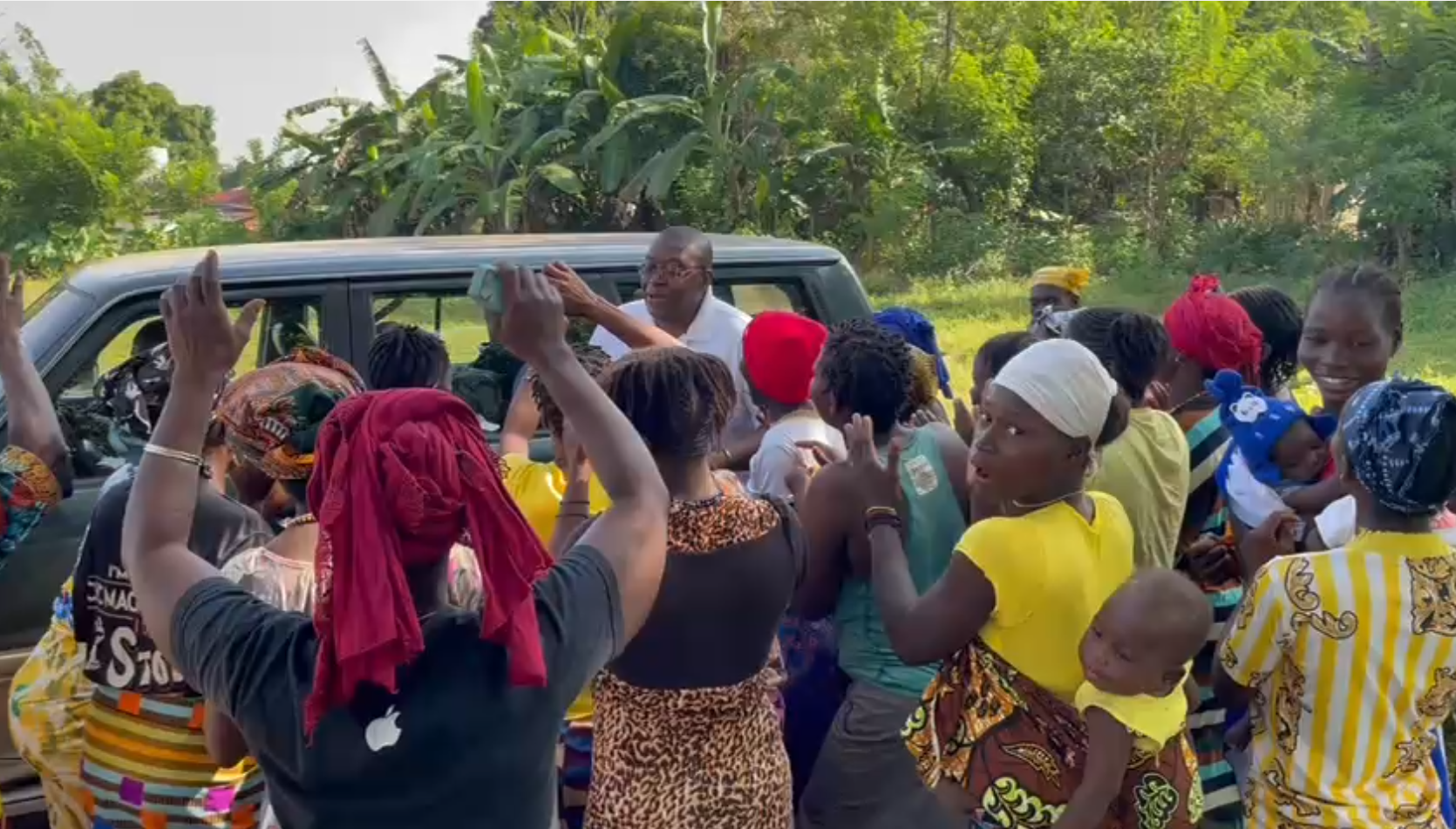 Community welcoming Sylvester