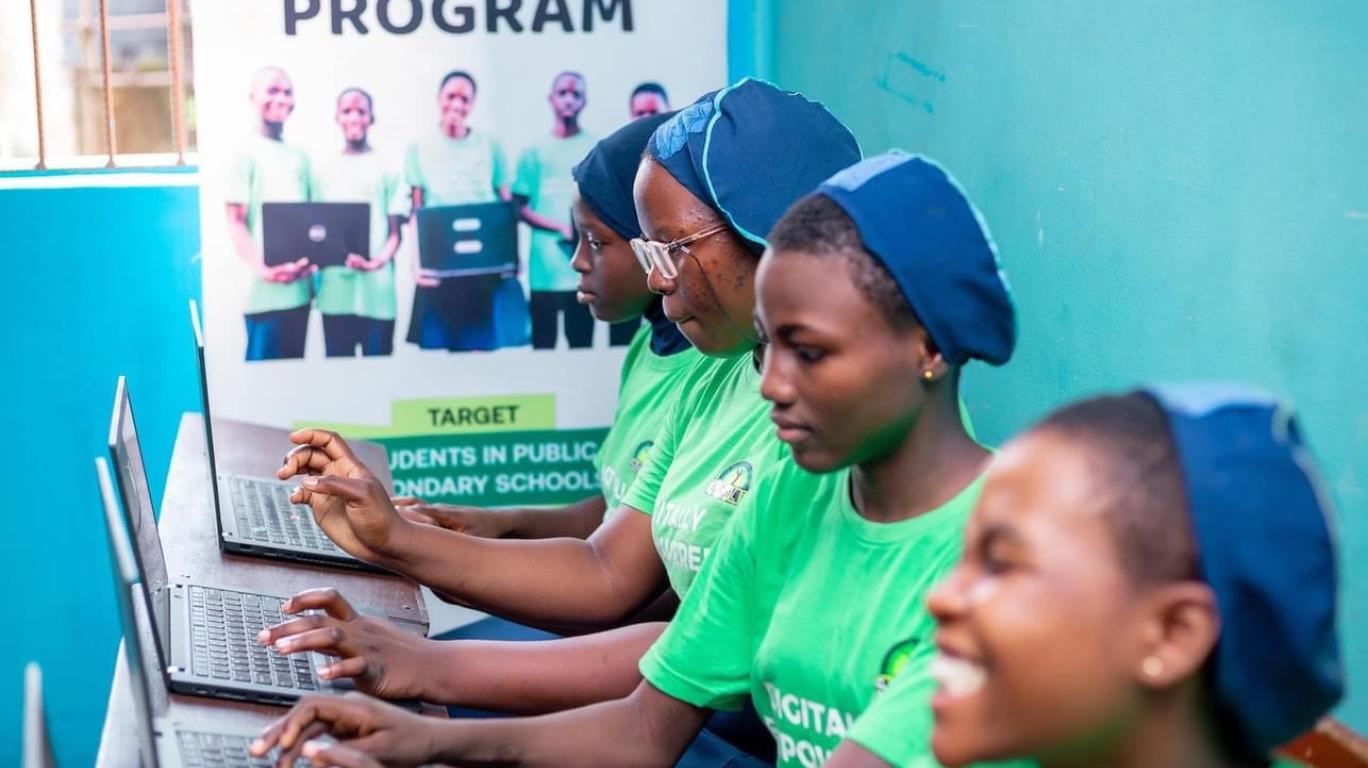 basic computer training girls africa