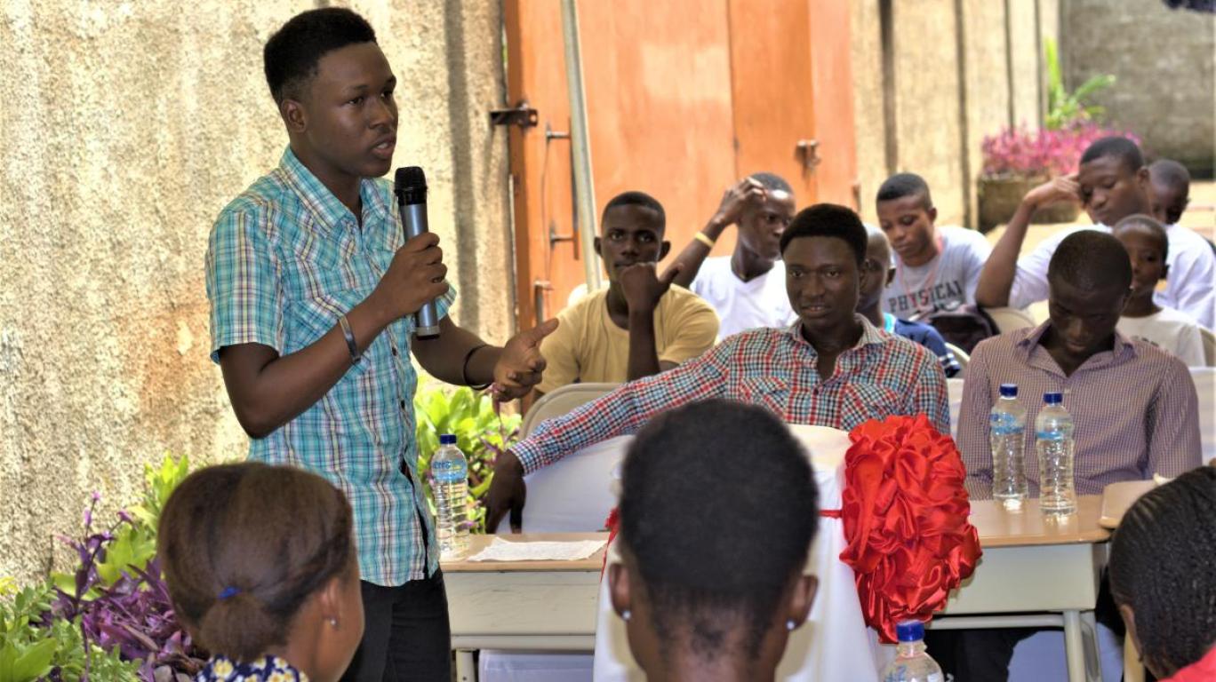 Mattia participating in the debate