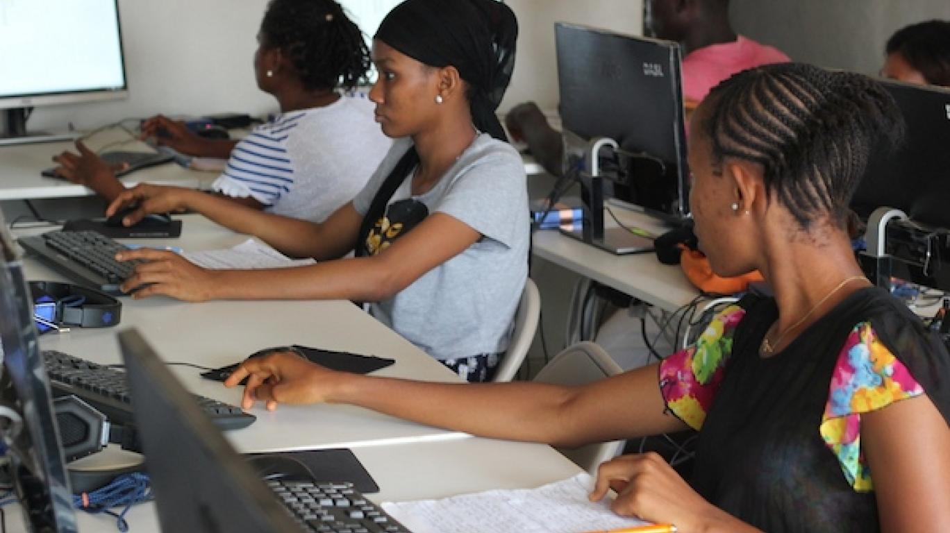 Students at the Develop Africa Sierra Leone computer lab practicing