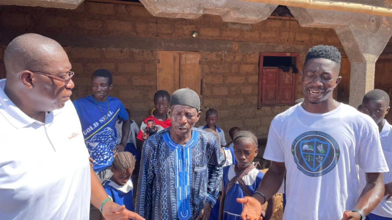 Sylvester with the people of Magbaikoli village