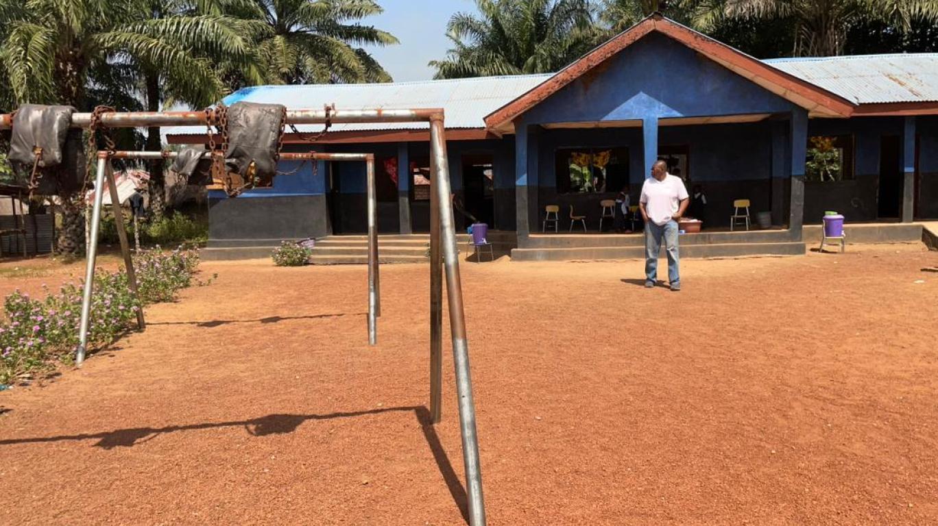 sylvester-standing-in-front-of-kamawornie-nursery-school