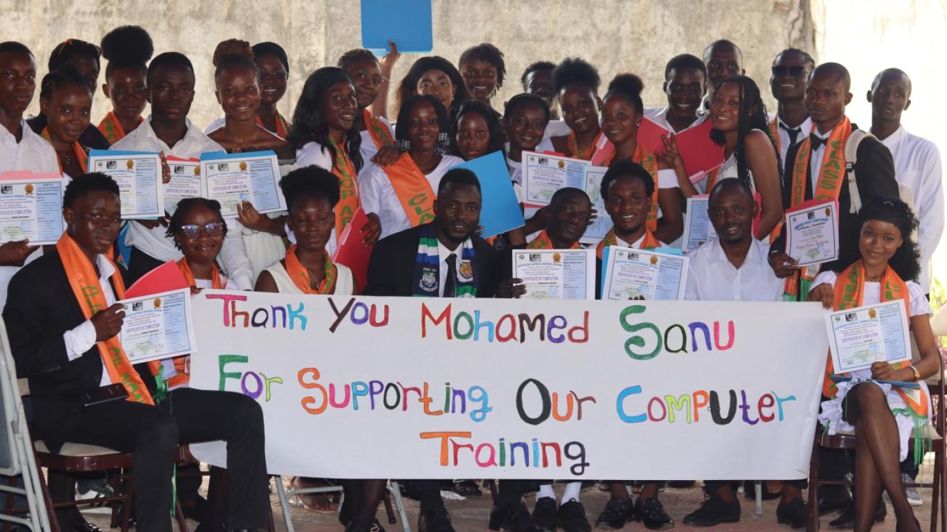 Mohamed Sanu supports computer training